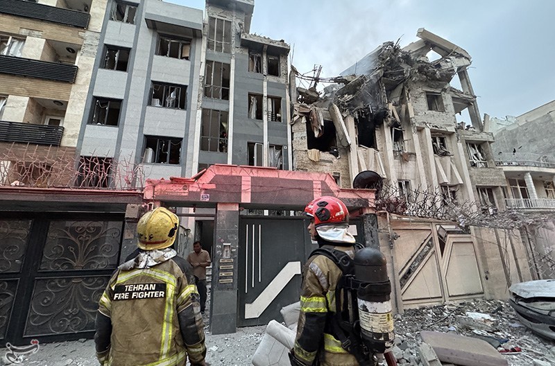 Usikkerhed, der giver høje guldpriser: Israelske bomber i Teheran den 13. juni 2025.