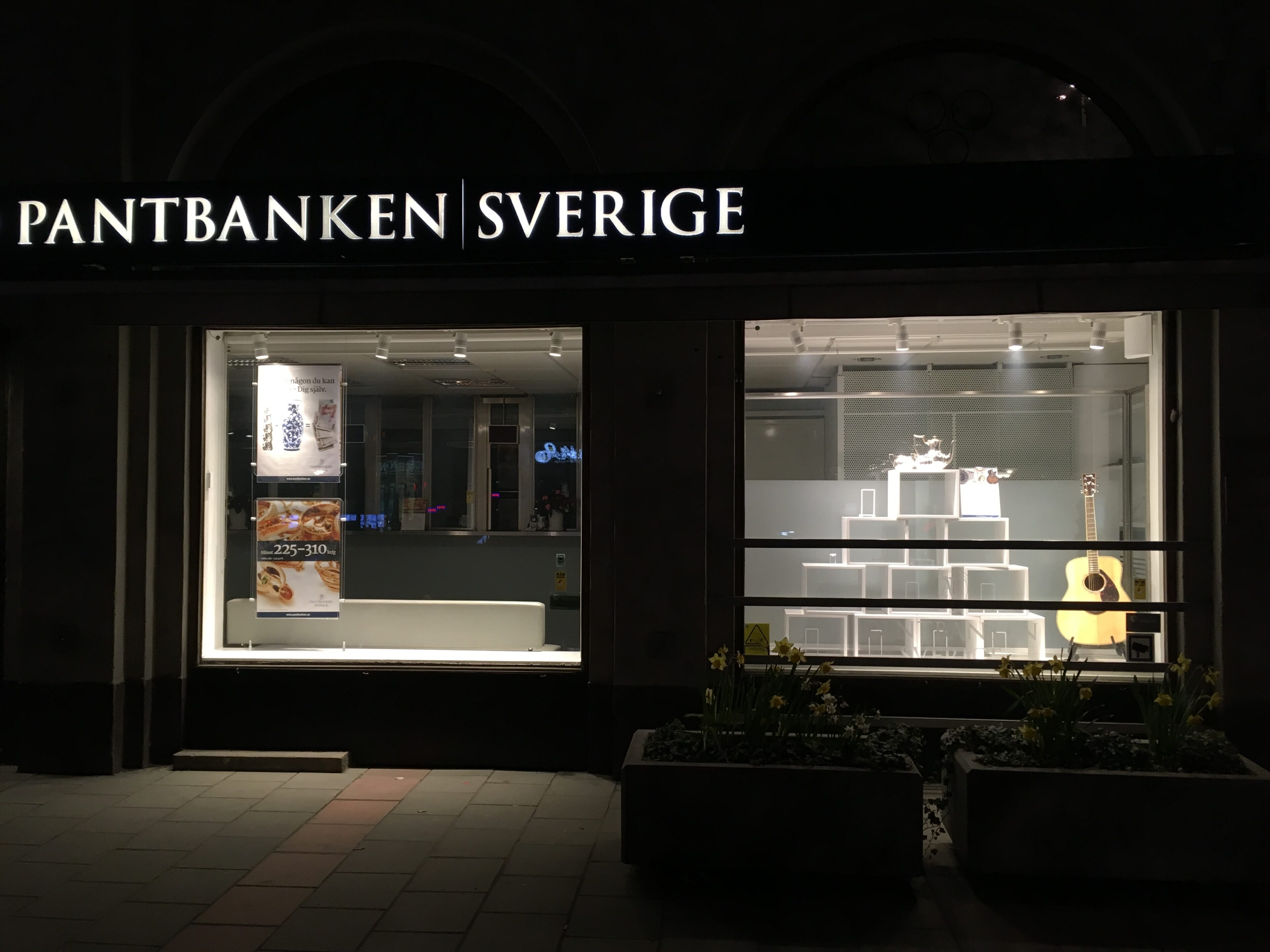 En svensk pantelåner (kaldet pantbank) er et respektabelt sted. Foto: Per Olof Forsberg