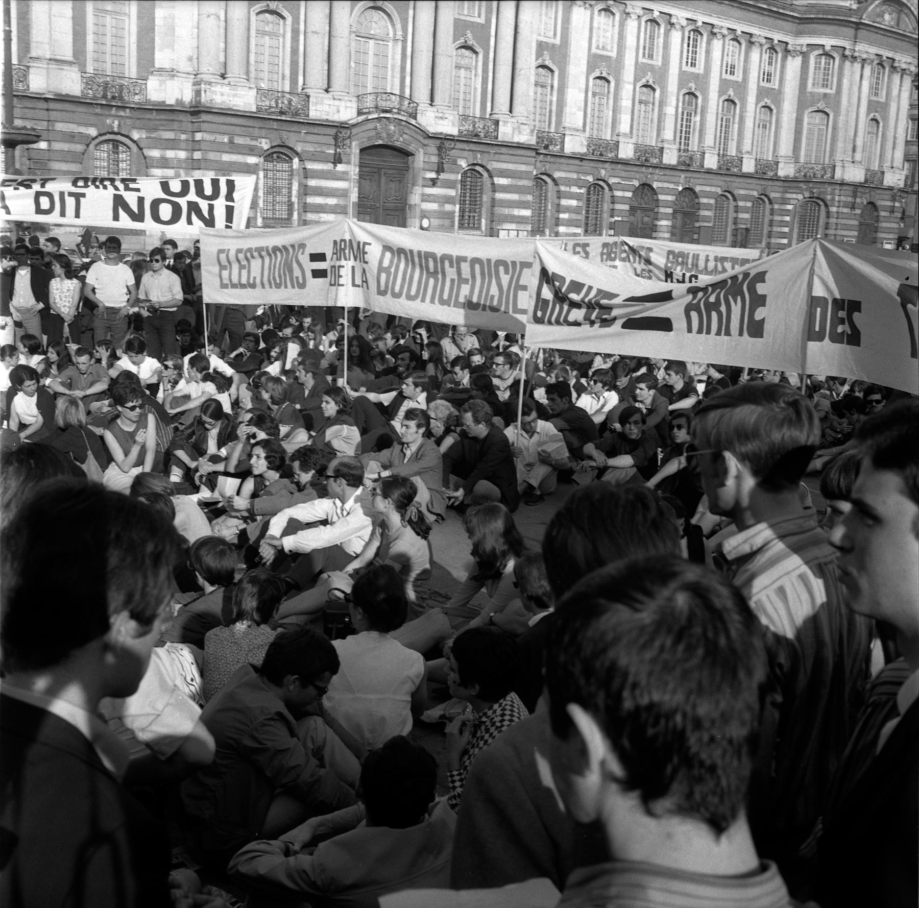 De er vant til protester i Frankrig. Her studenter i Toulouse i juni 1968. Det var altså ikke dem, der fik de Gaulle til at gå af.Foto: André Cros