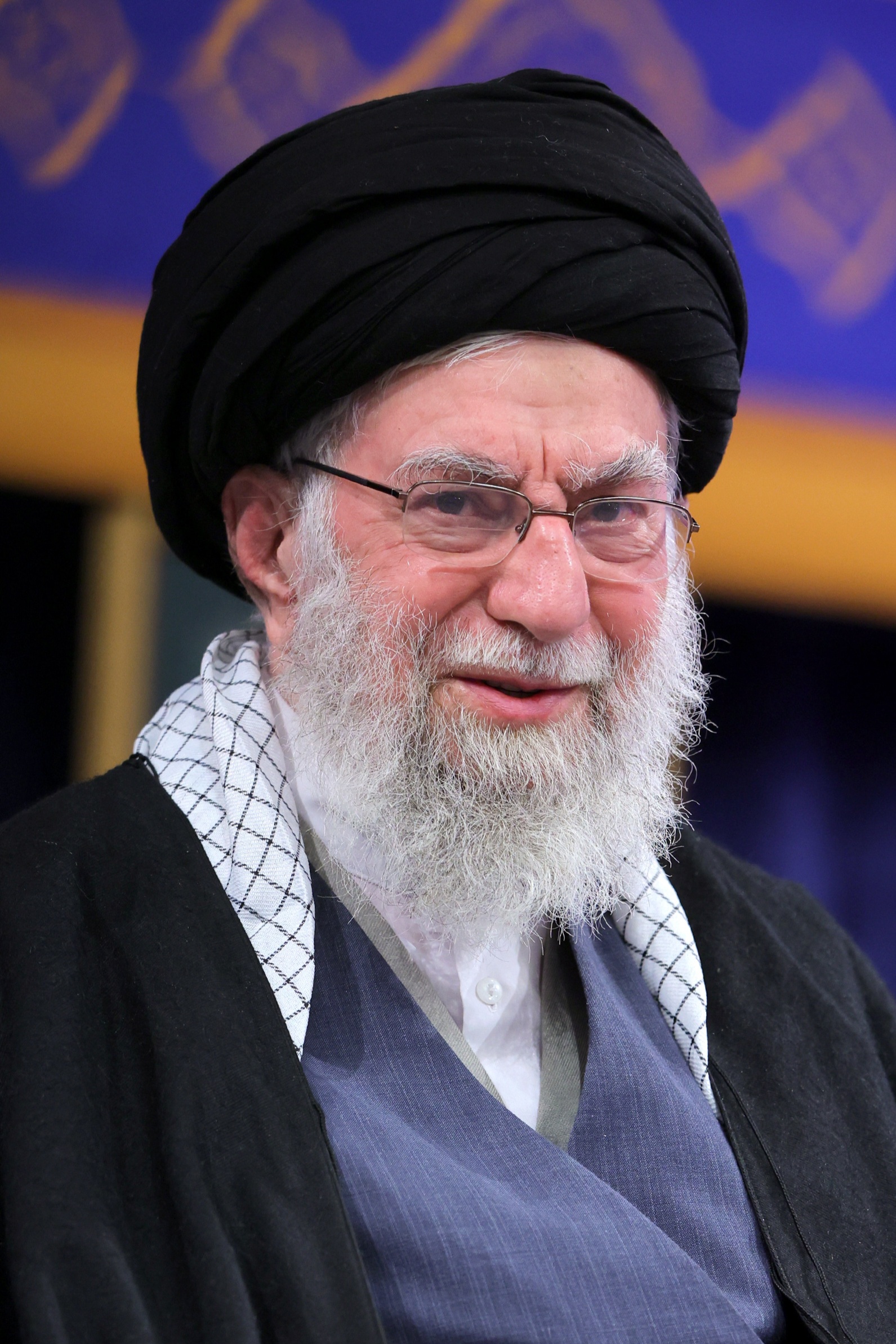 Billedtekst: USA er, måske-måske ikke, sammen med Israel på vej ud i en konflikt med den regionale stormagt Iran, som er svækket af protester, og som ledes af den 86-årige ayatollah Ali Khamenei. Kilde: khamenei.ir
